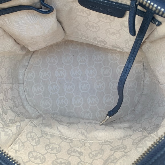 Michael Kors Kingbury Purse - Picture 11 of 13